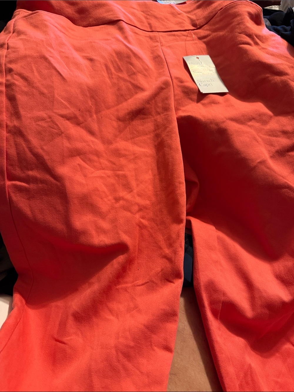 Bright coral stretch Capri